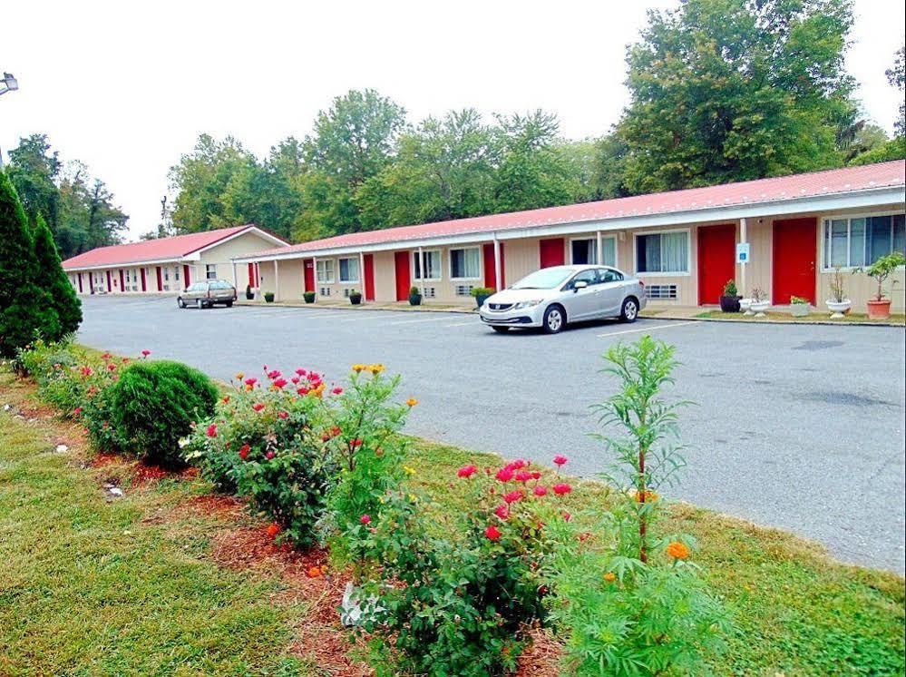 Red Carpet Inn Duncannon New Buffalo 외부 사진